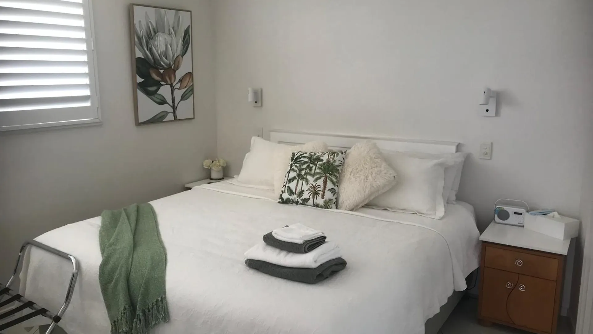 Absolute Beachfront Penthouse With Exclusive Rooftop Alexandra Headland 0*,